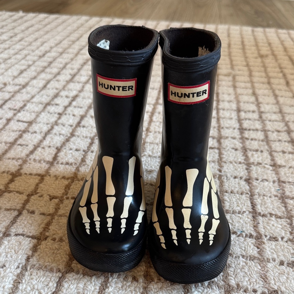 Hunter Kids Black and White Skeleton Boots
